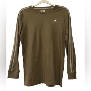 THE GO-TO TEE large Addidas long sleeve dark grey  shirt .